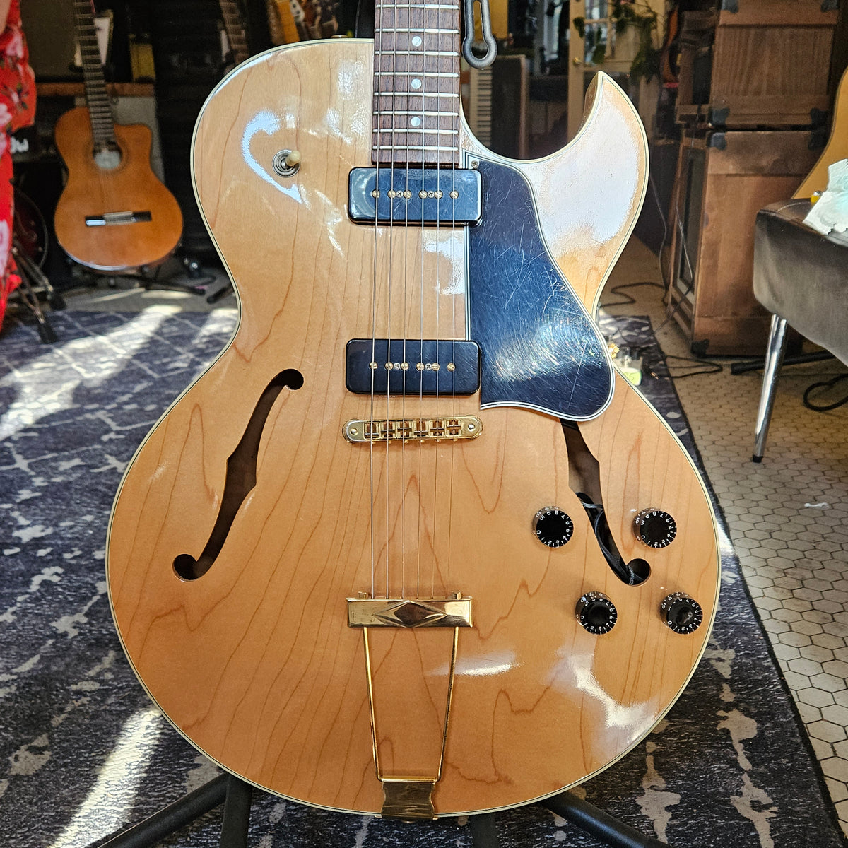 Gibson ES-135 1998年製(セミアコースティック)｜売買されたオークション情報、yahooの商品情報をアーカイブ公開 - オークファン  ギター