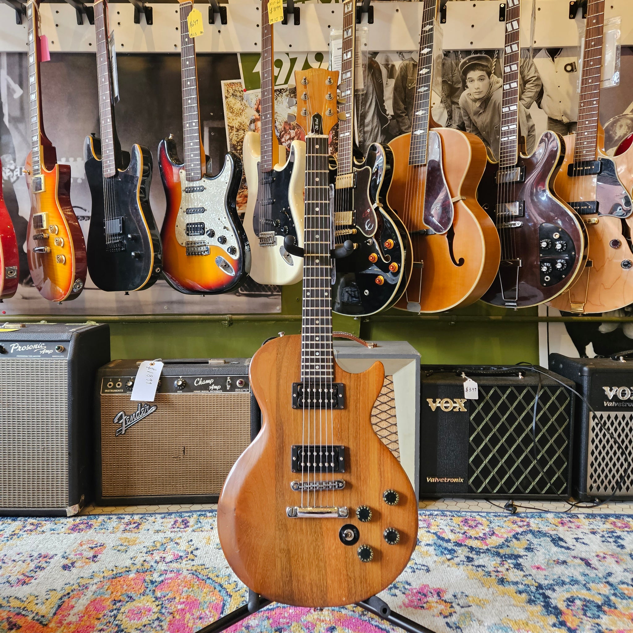Epiphone by Gibson ストラト80年代 エピフォン80年代エクスプローラーとギブソン80年代エクスプローラーの