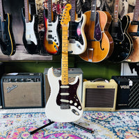 Fender ~ American Professional II Stratocaster 2023 - White Gloss