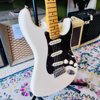 Fender ~ American Professional II Stratocaster 2023 - White Gloss
